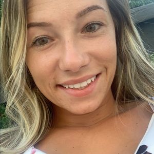 Meet your Posher, Emili